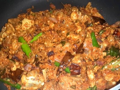 Chicken Thoran (Kozhi Thoran)