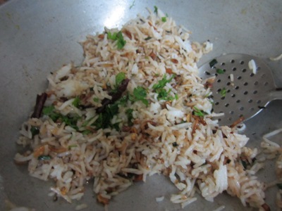 how to make burnt garlic rice at home