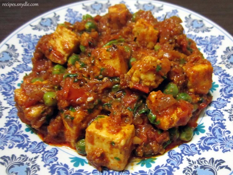 Matar Paneer Recipe / Mutter Paneer Recipe with Step by Step Pictures