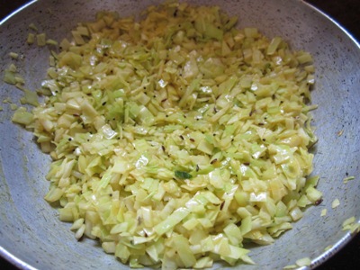 how to make cabbage curry