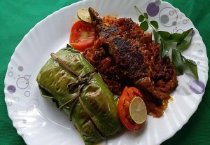 Ayala Pollichathu, Meen Pollichathu (Fish Roasted In Banana Leaf ...