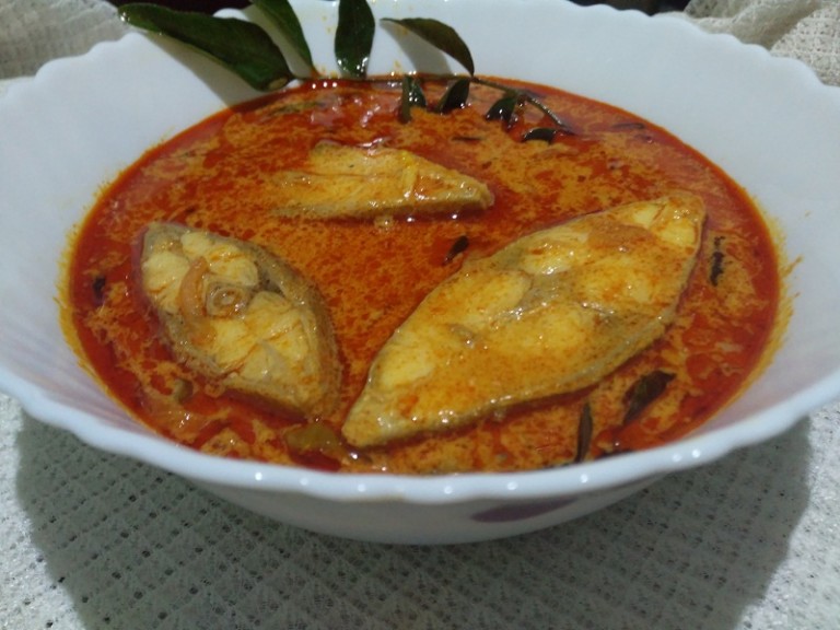 KERALA FISH CURRY WITH COCONUT MILK – Yummy Recipes