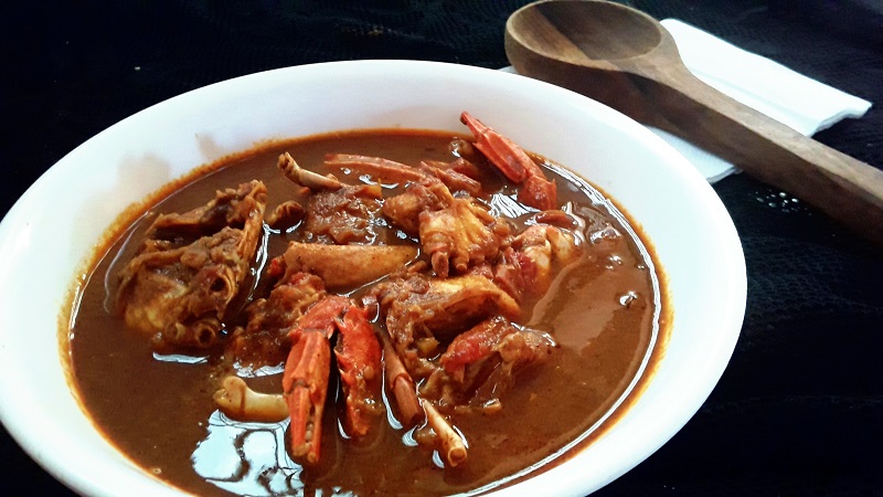 Crab In Roasted Coconut Gravy