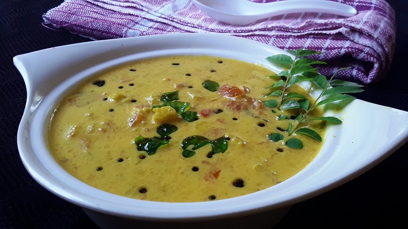 Pavaikka moru curry - steps
