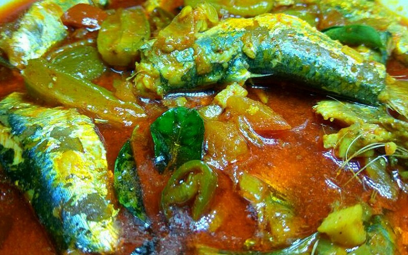 Kerala Style Irumban Puli Meen Curry
